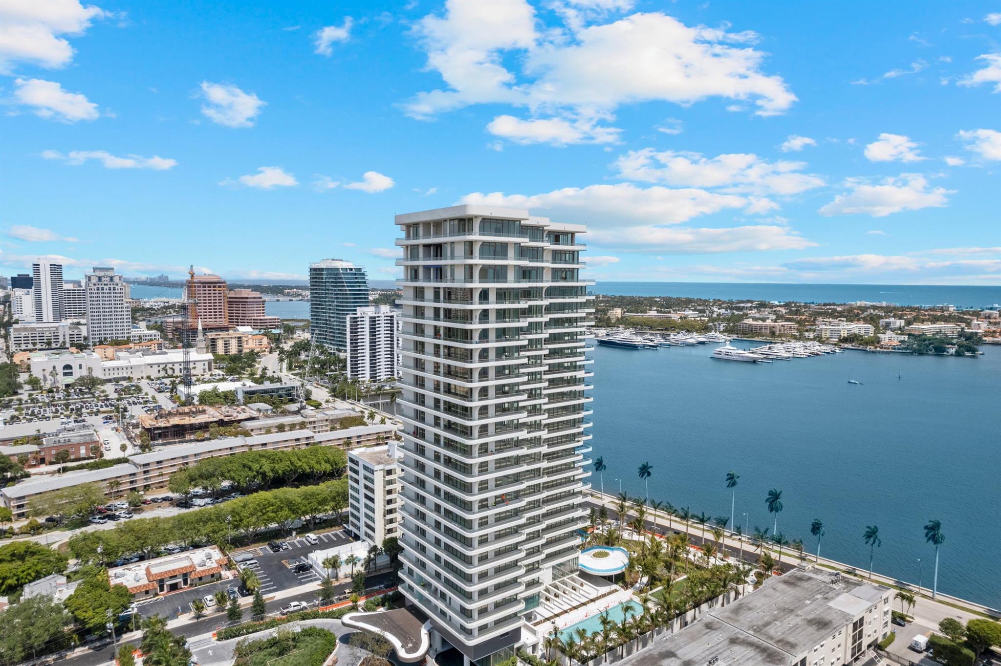 La Clara - Residential