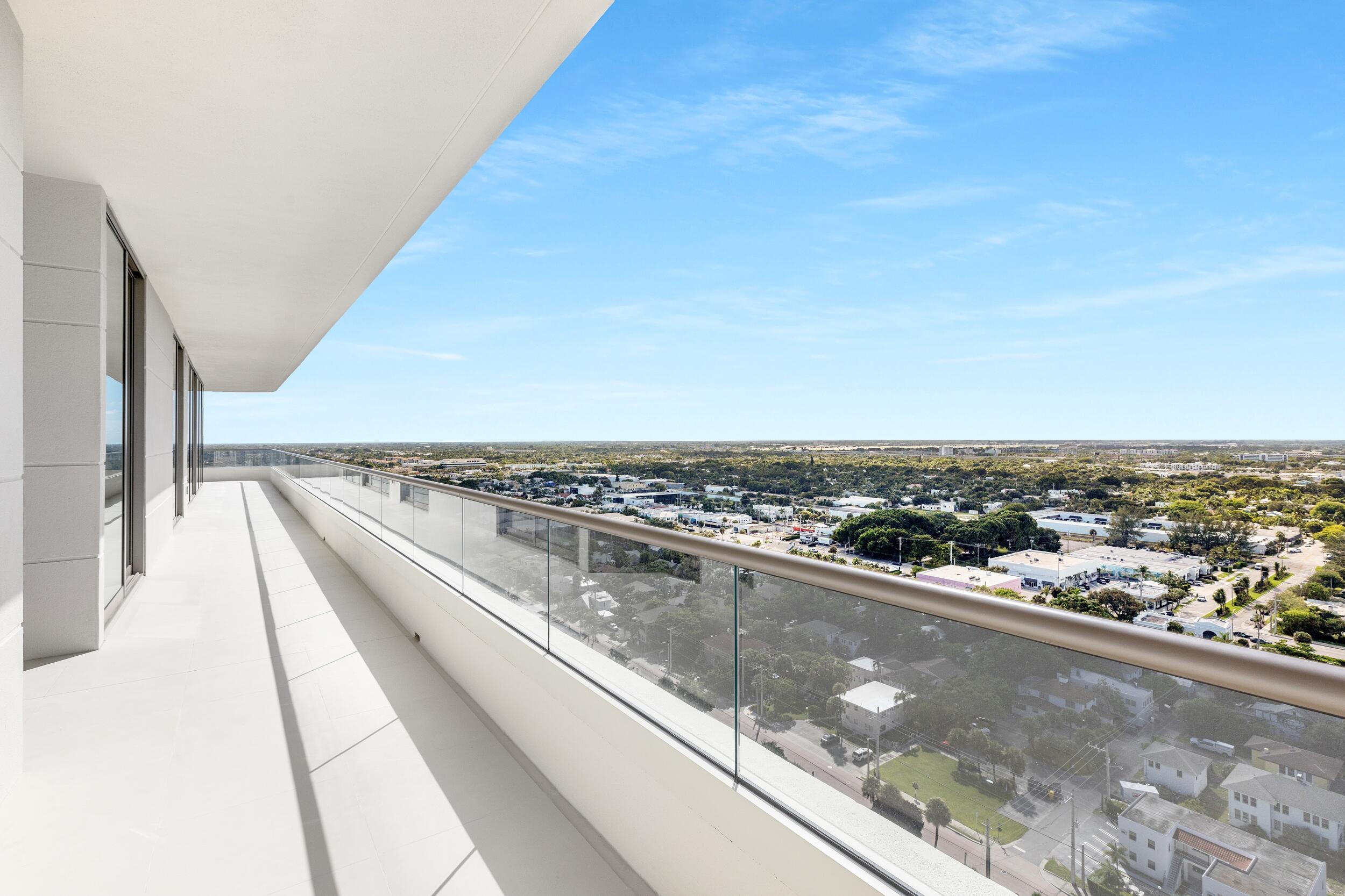 La Clara - Residential