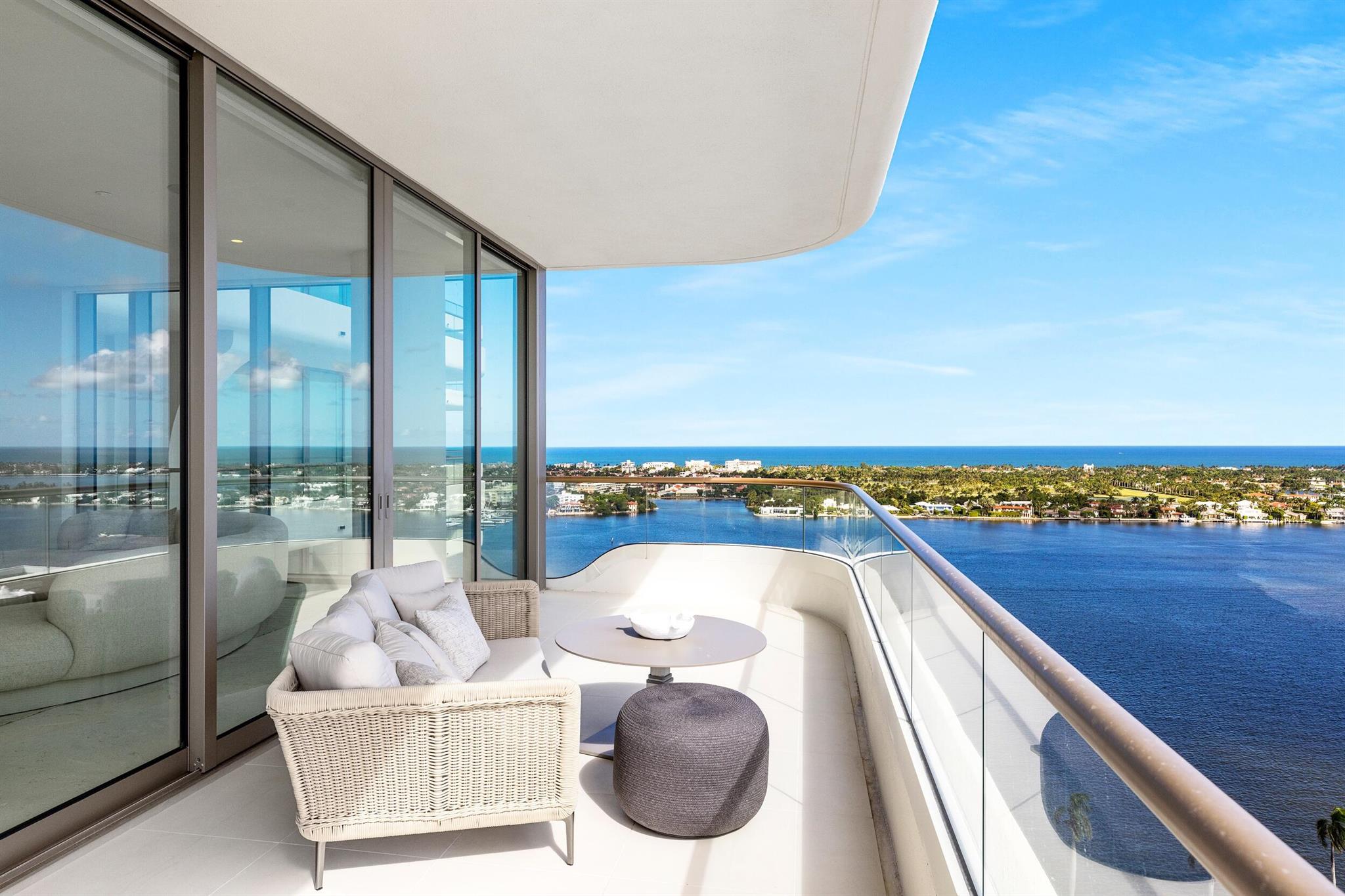 La Clara - Residential