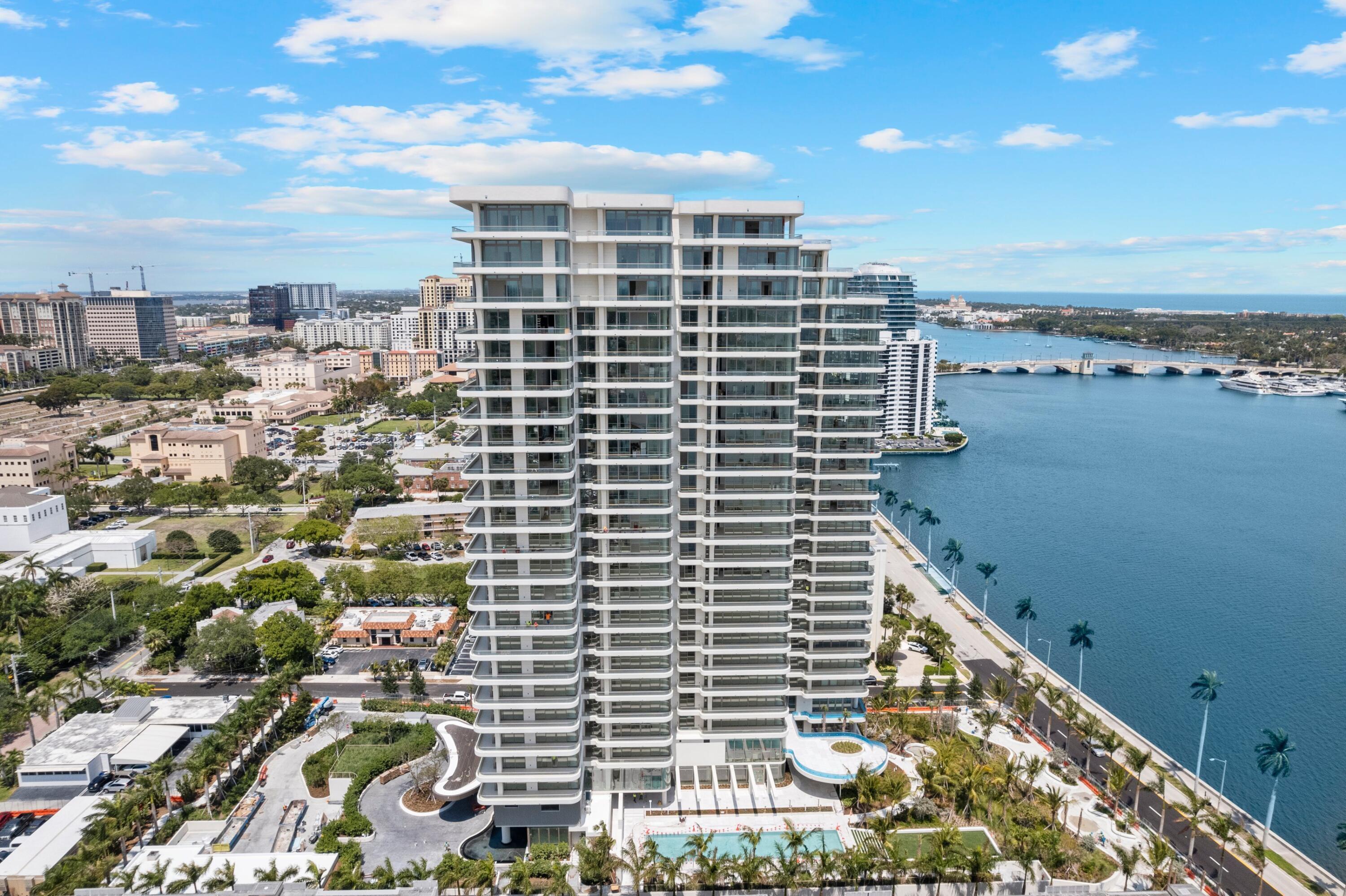 La Clara - Residential