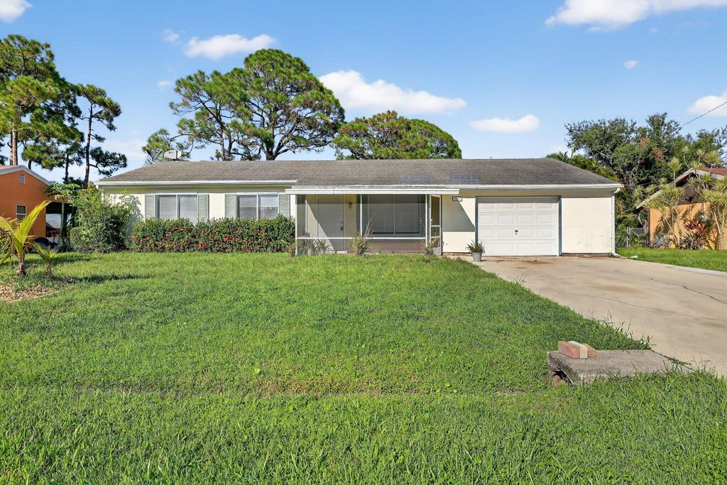 Photo of 2231 SE Shelter Drive, Port St Lucie, FL 34952 (MLS # R11116751)