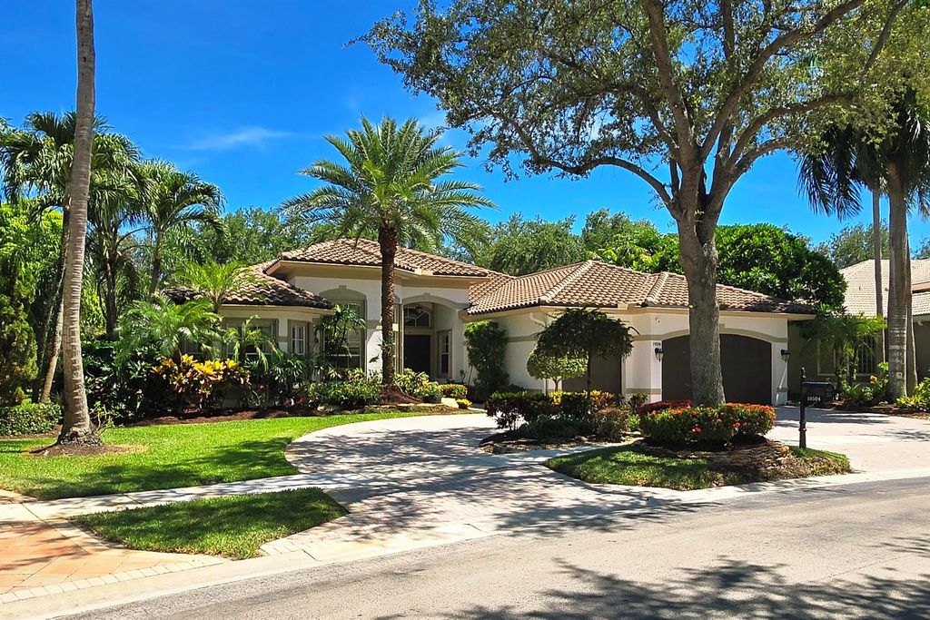 Photo of 19504 Saturnia Lakes Drive, Boca Raton, FL 33498 (MLS # R11103033)