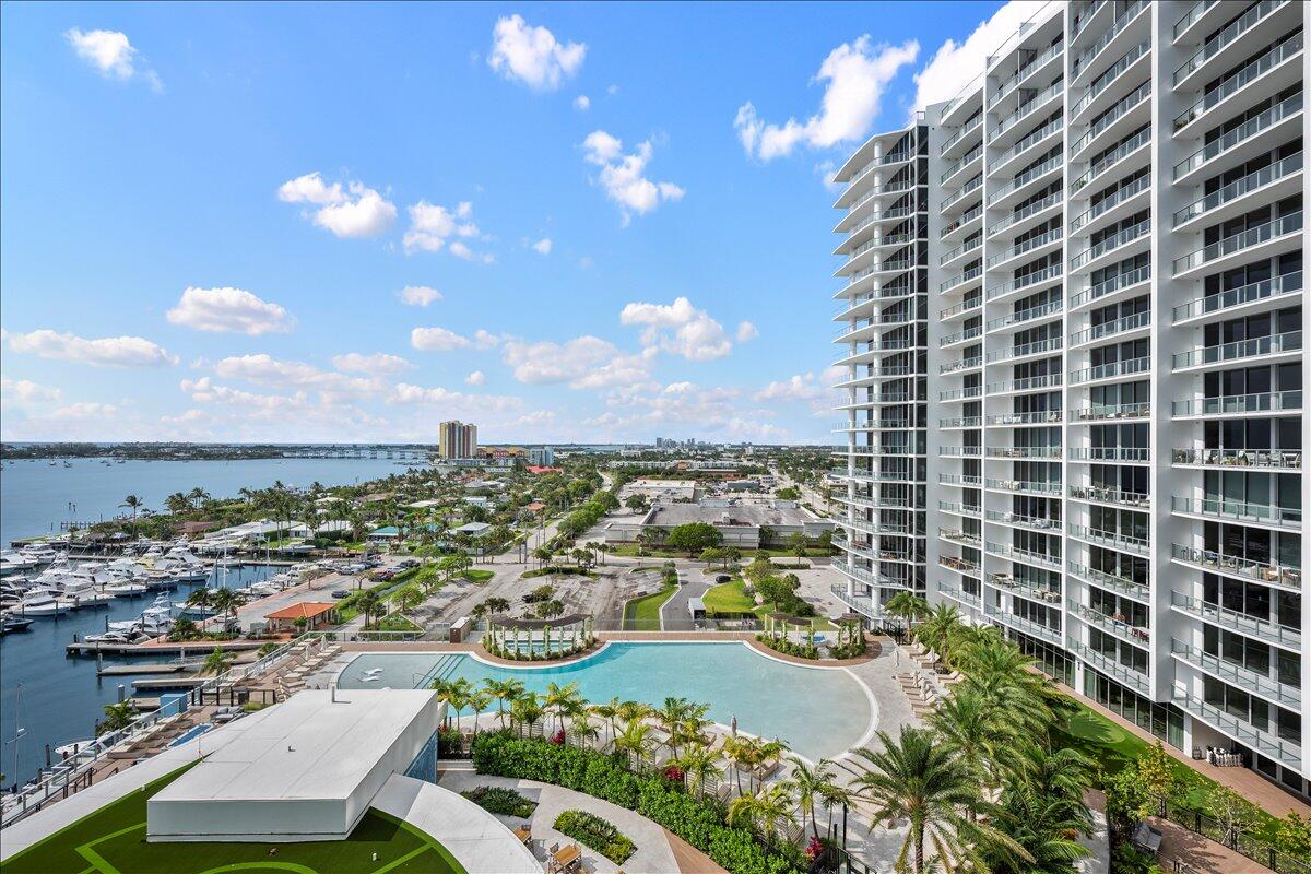 220 Lake Shore Drive 1207