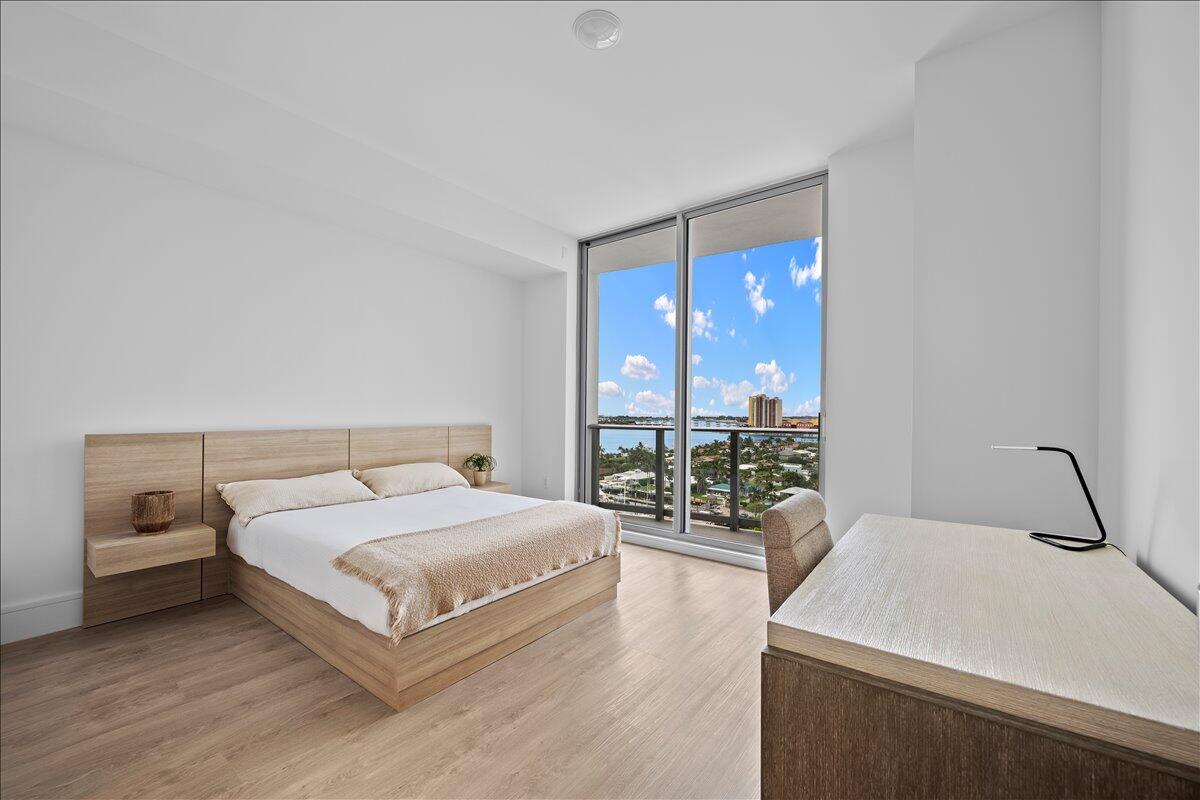 NAUTILUS 220 CONDOMINIUM - Residential