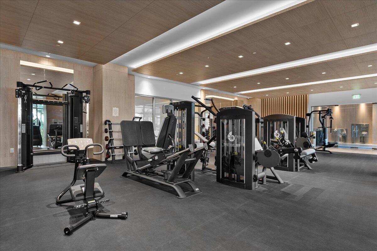 NAUTILUS 220 CONDOMINIUM - Residential