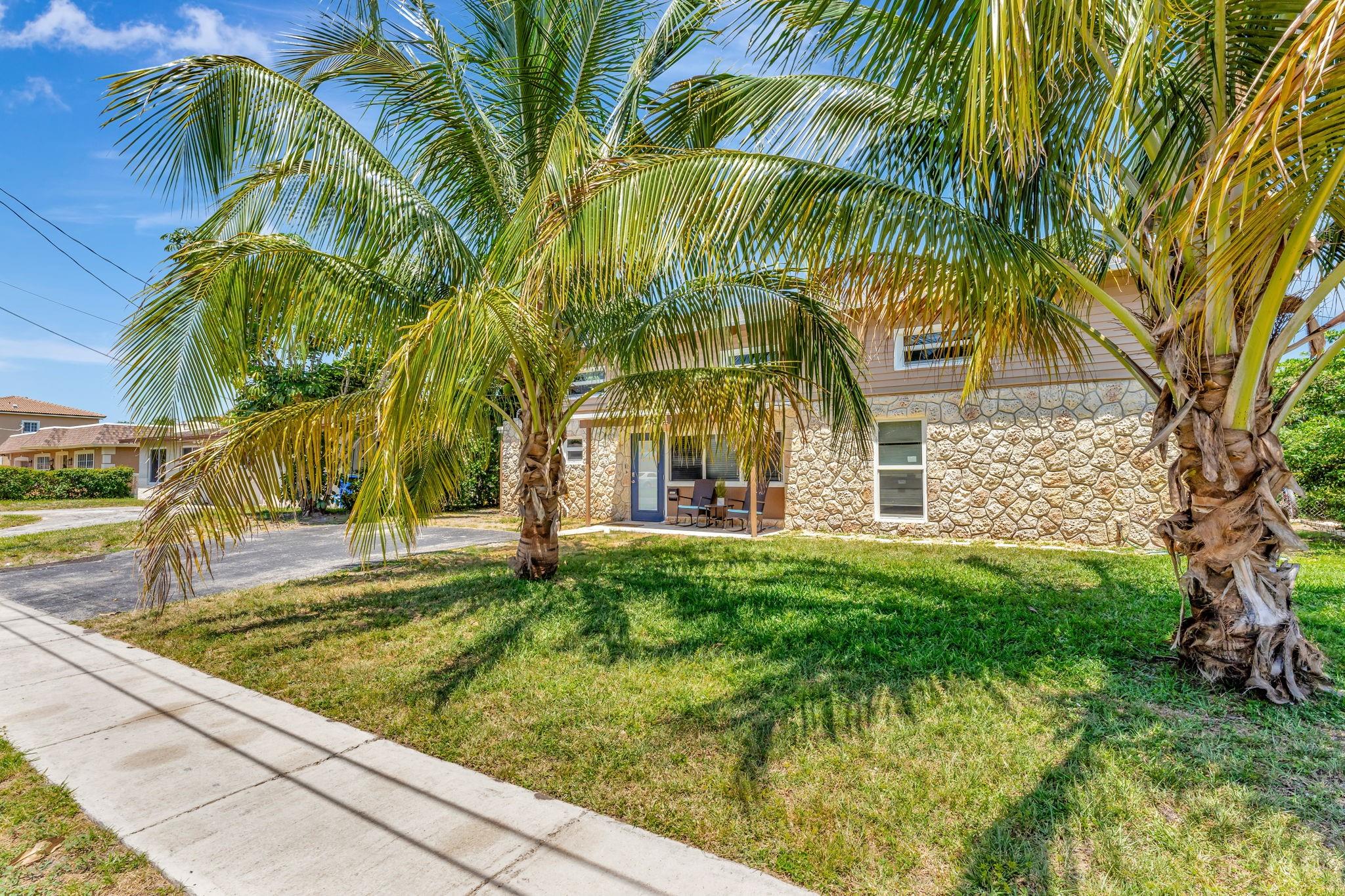 LAUDERDALE LAKES WEST GATE - Residential