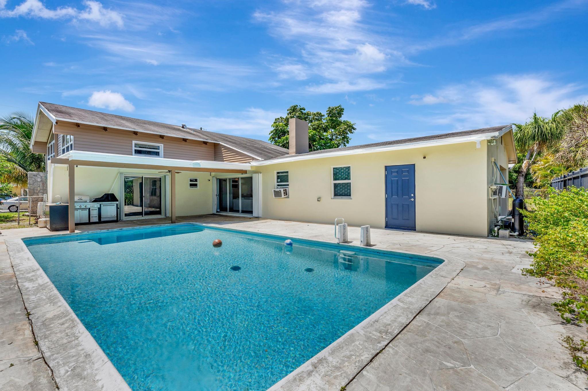 LAUDERDALE LAKES WEST GATE - Residential