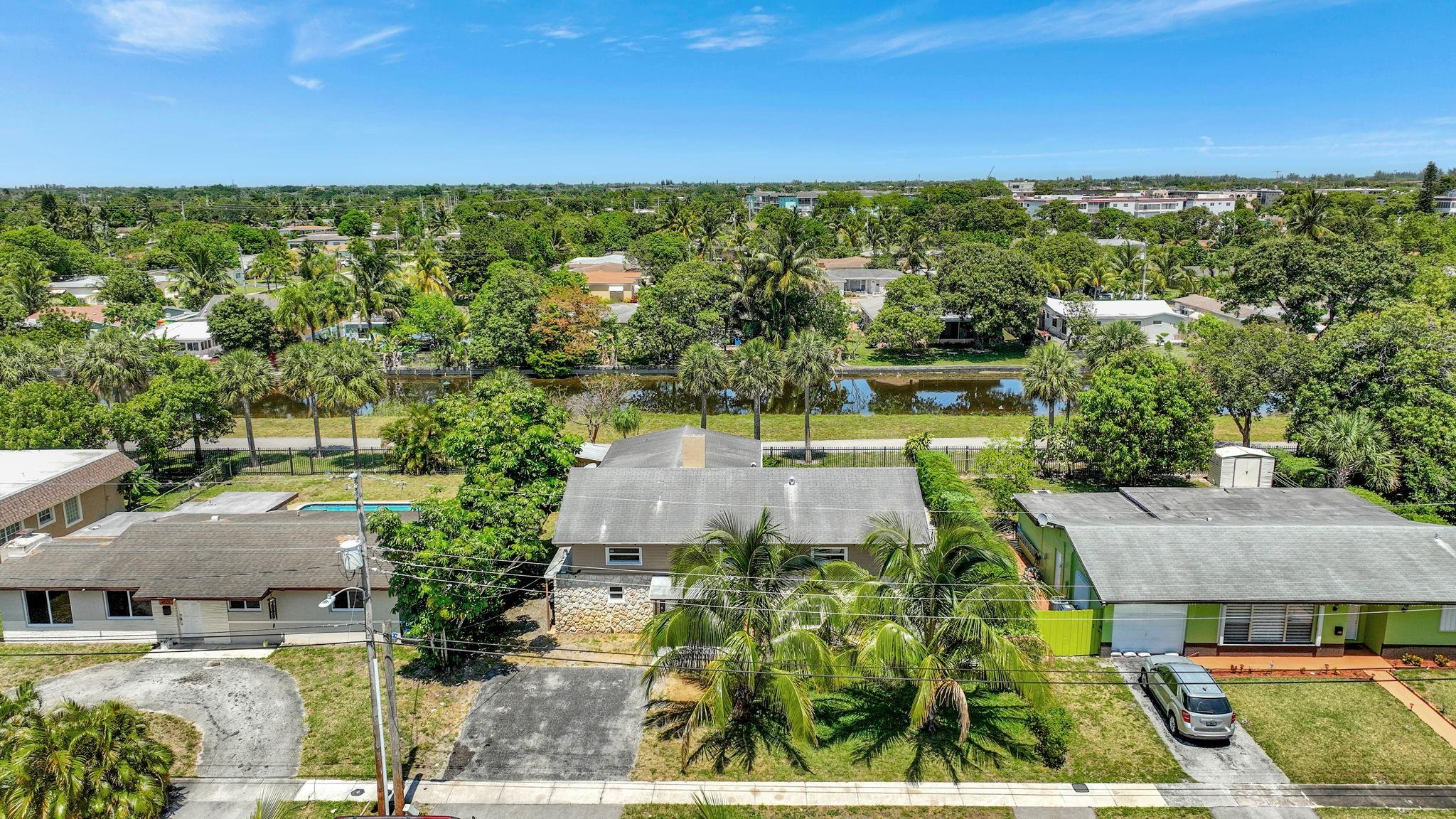 LAUDERDALE LAKES WEST GATE - Residential
