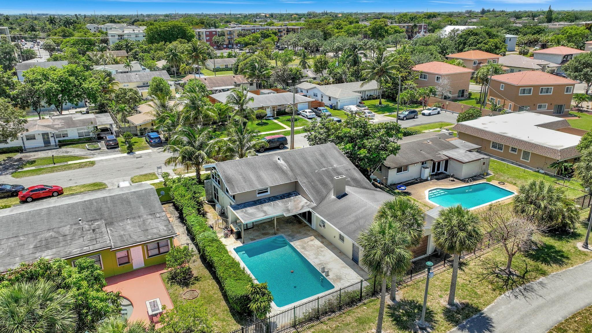 LAUDERDALE LAKES WEST GATE - Residential