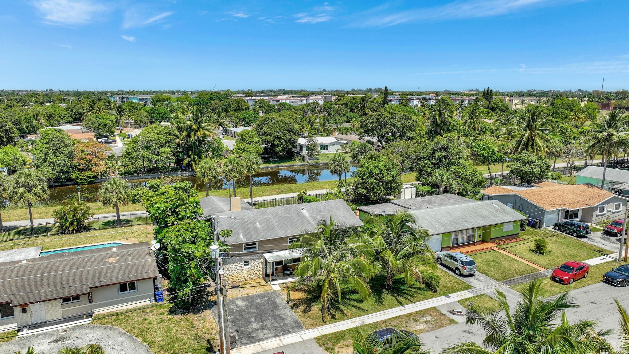 LAUDERDALE LAKES WEST GATE - Residential