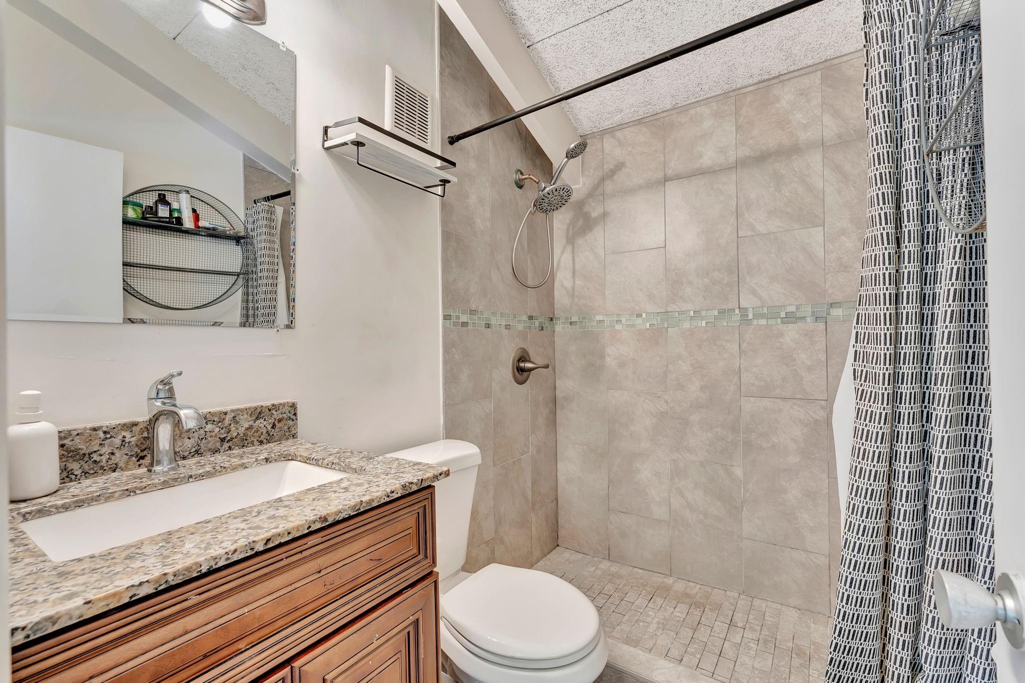 LAUDERDALE LAKES WEST GATE - Residential