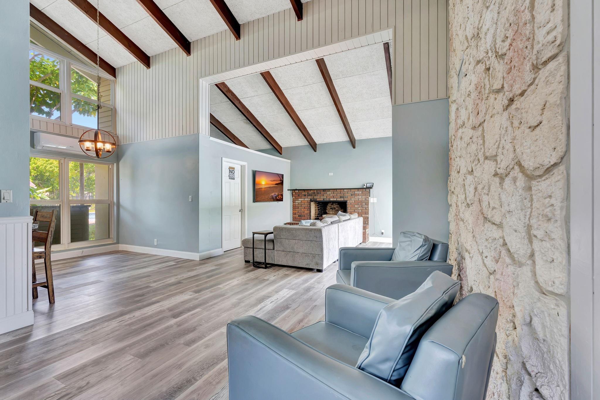 LAUDERDALE LAKES WEST GATE - Residential
