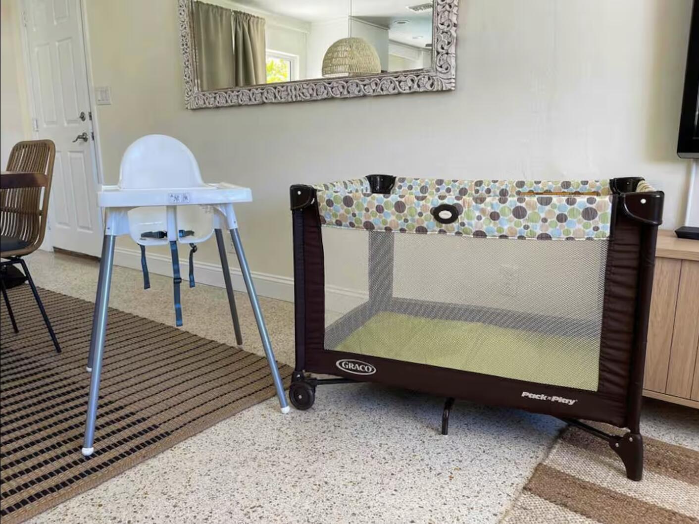 YACHT HARBOR MANOR - Residential Lease