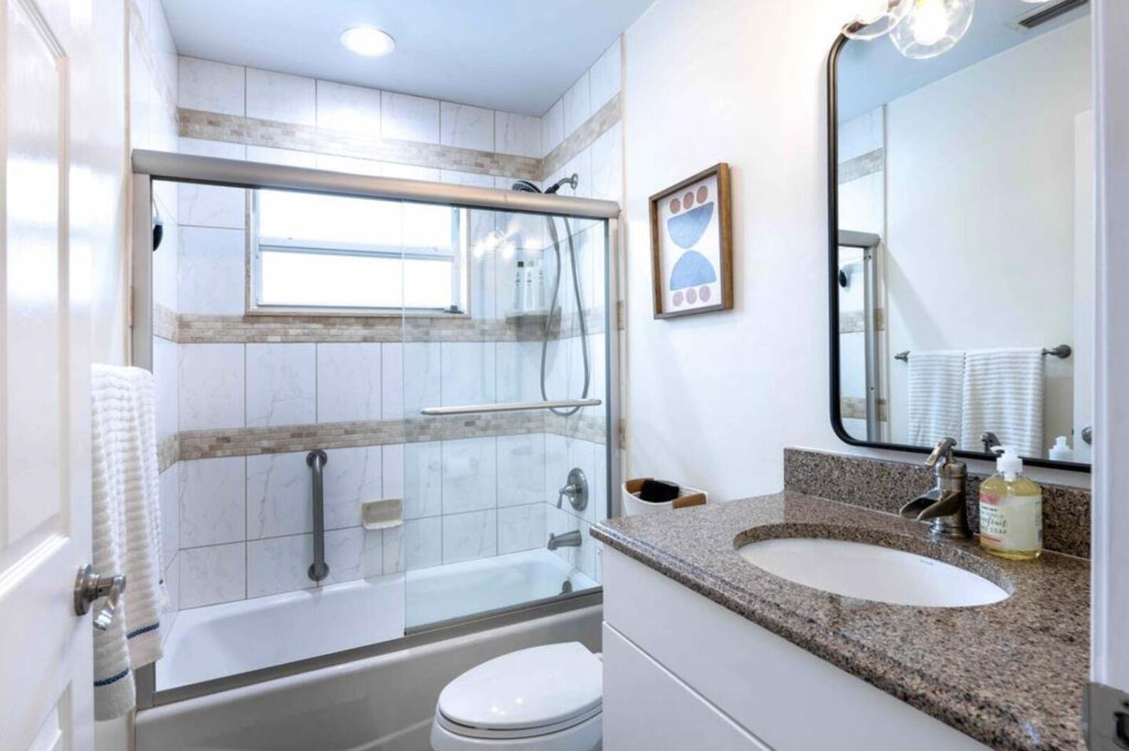 YACHT HARBOR MANOR - Residential Lease