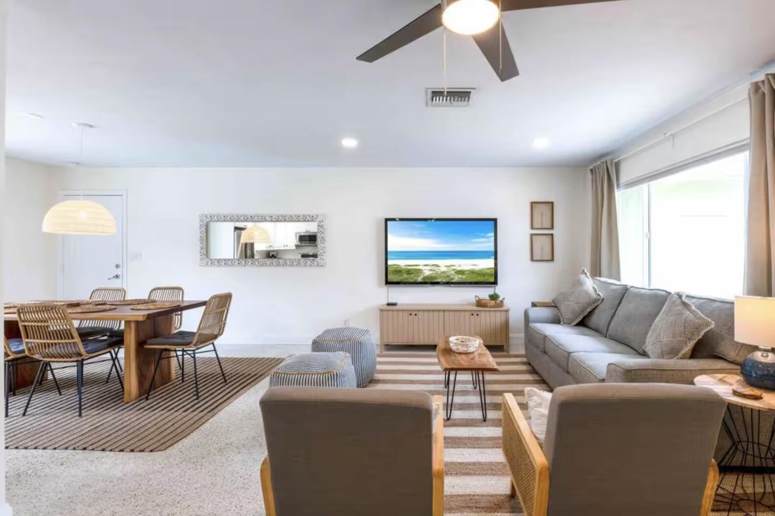 YACHT HARBOR MANOR - Residential Lease