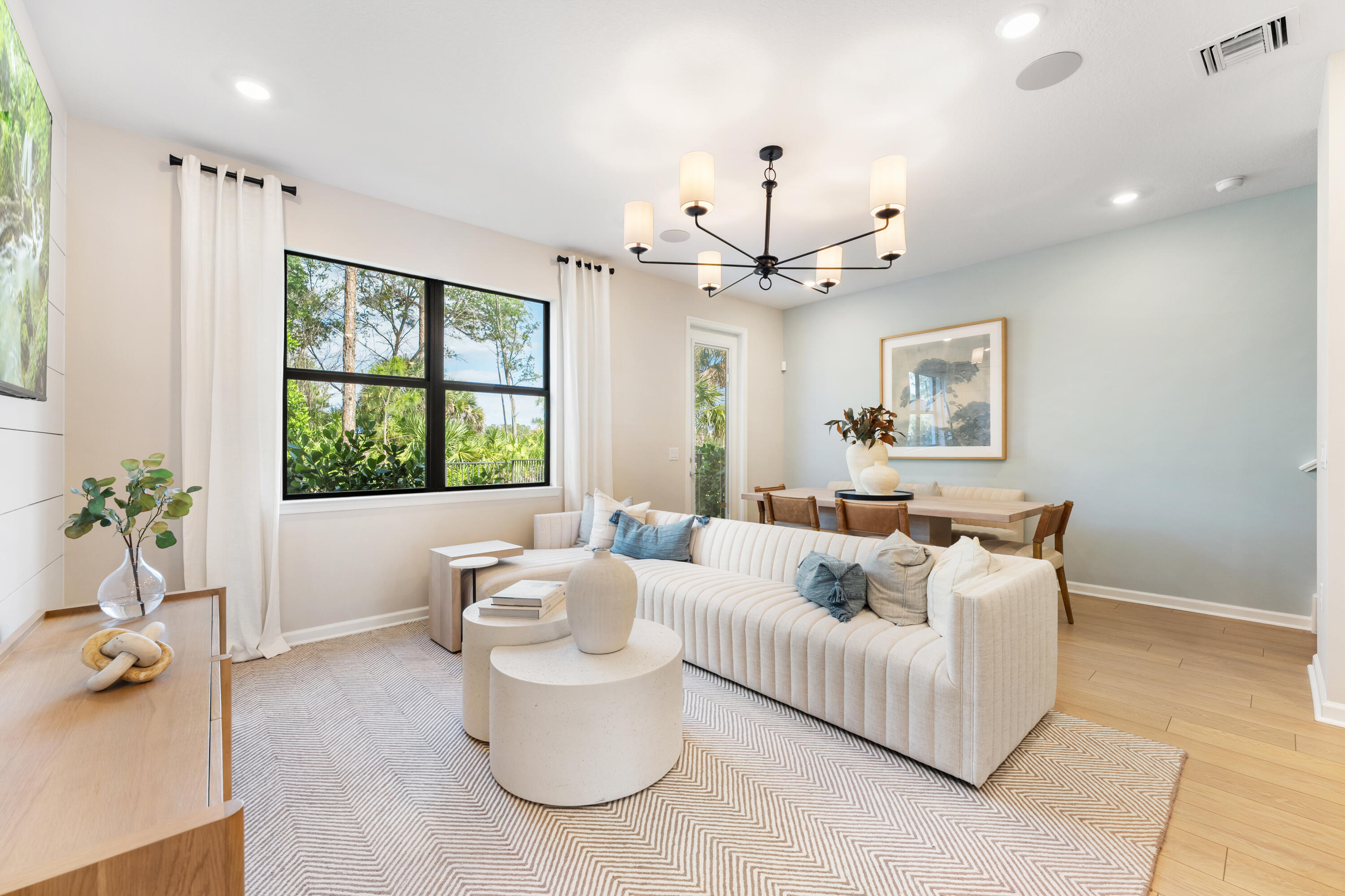 4315 Efendi Drive