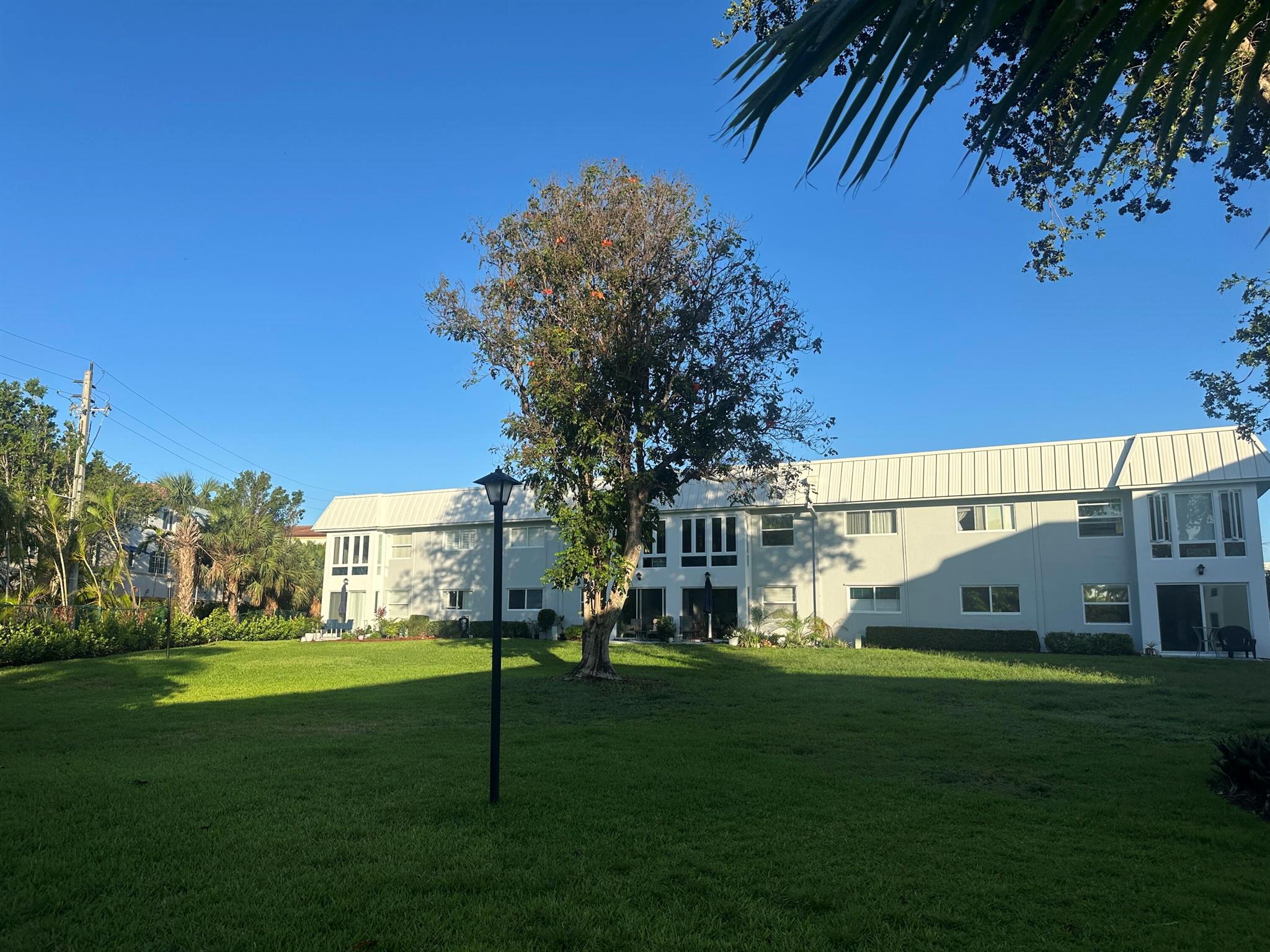 COLONIAL CLUB CONDO SEC 1 - Residential