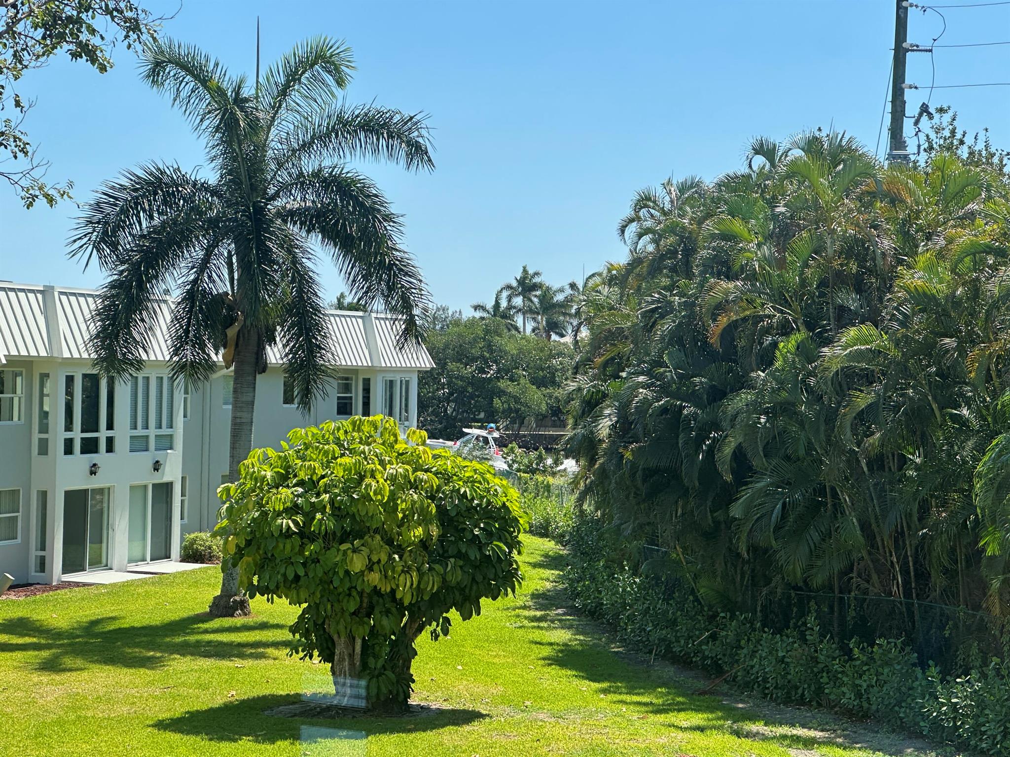 COLONIAL CLUB CONDO SEC 1 - Residential