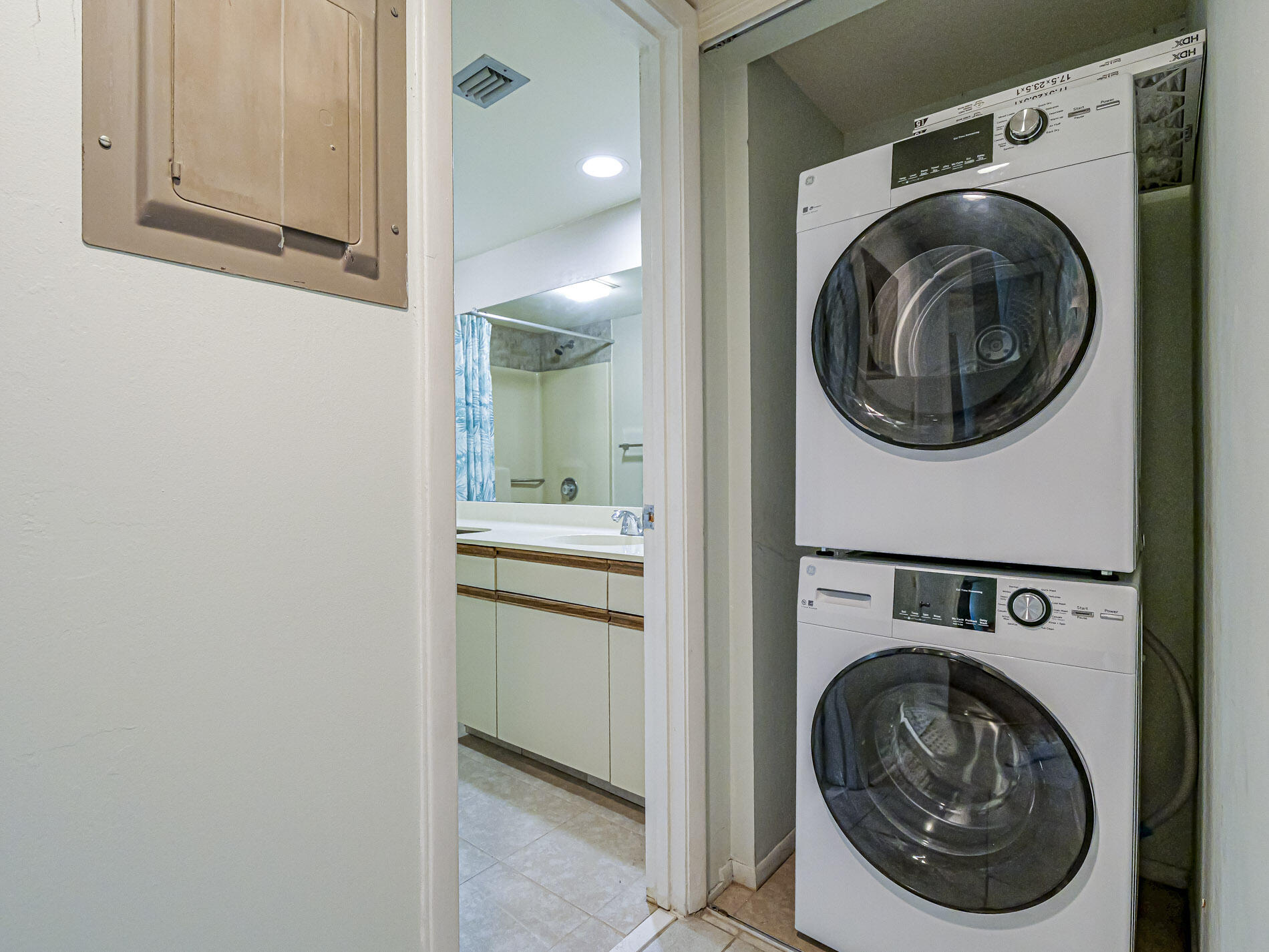 VISTA PLANTATION PHASE I & II - Residential