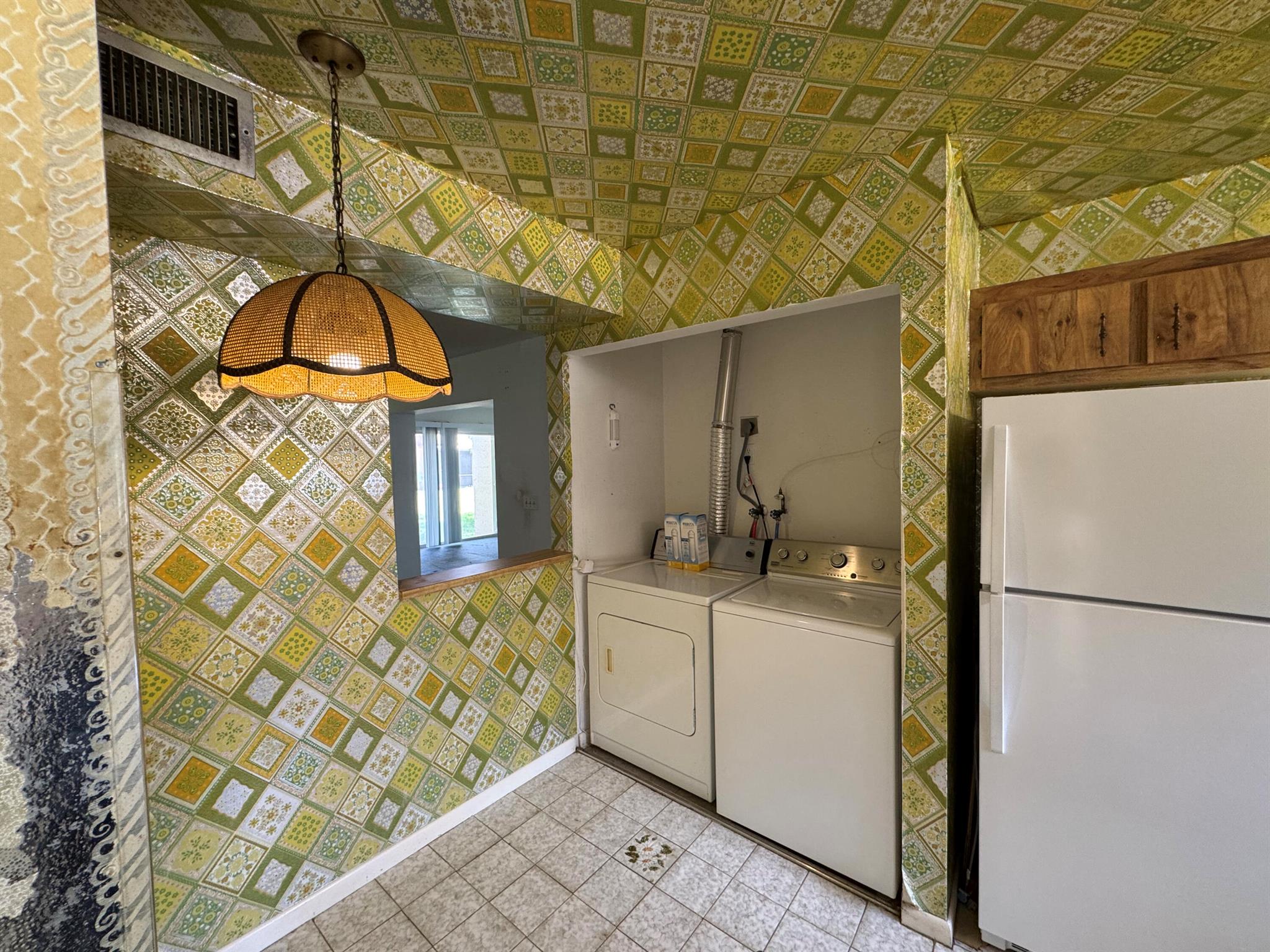 7708 Margate Boulevard C8-7, Margate, FL, 33063/$233,330 3 7708 Margate Boulevard C8-7