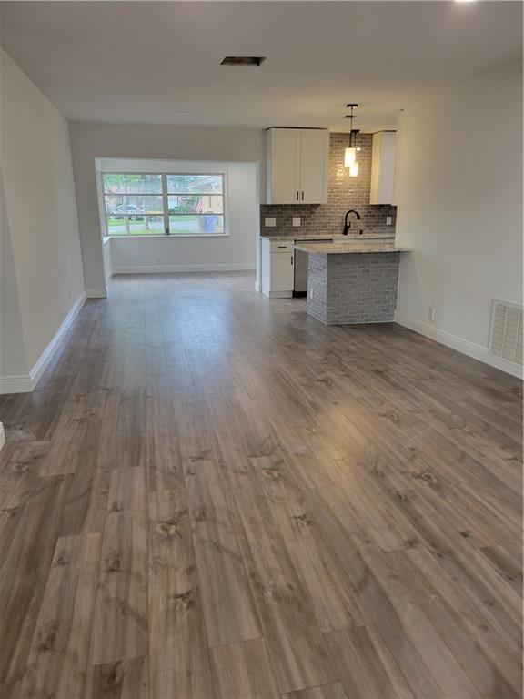 Crystal Lake Villas 64-20 - Residential