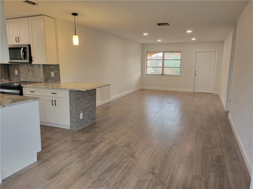 Crystal Lake Villas 64-20 - Residential