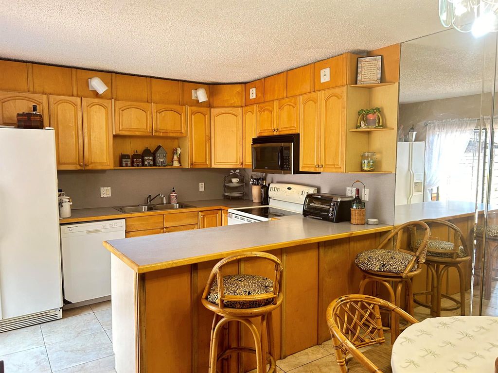 Photo of 1005 10th Terrace, Palm Beach Gardens, FL 33418 (MLS # R10994112)