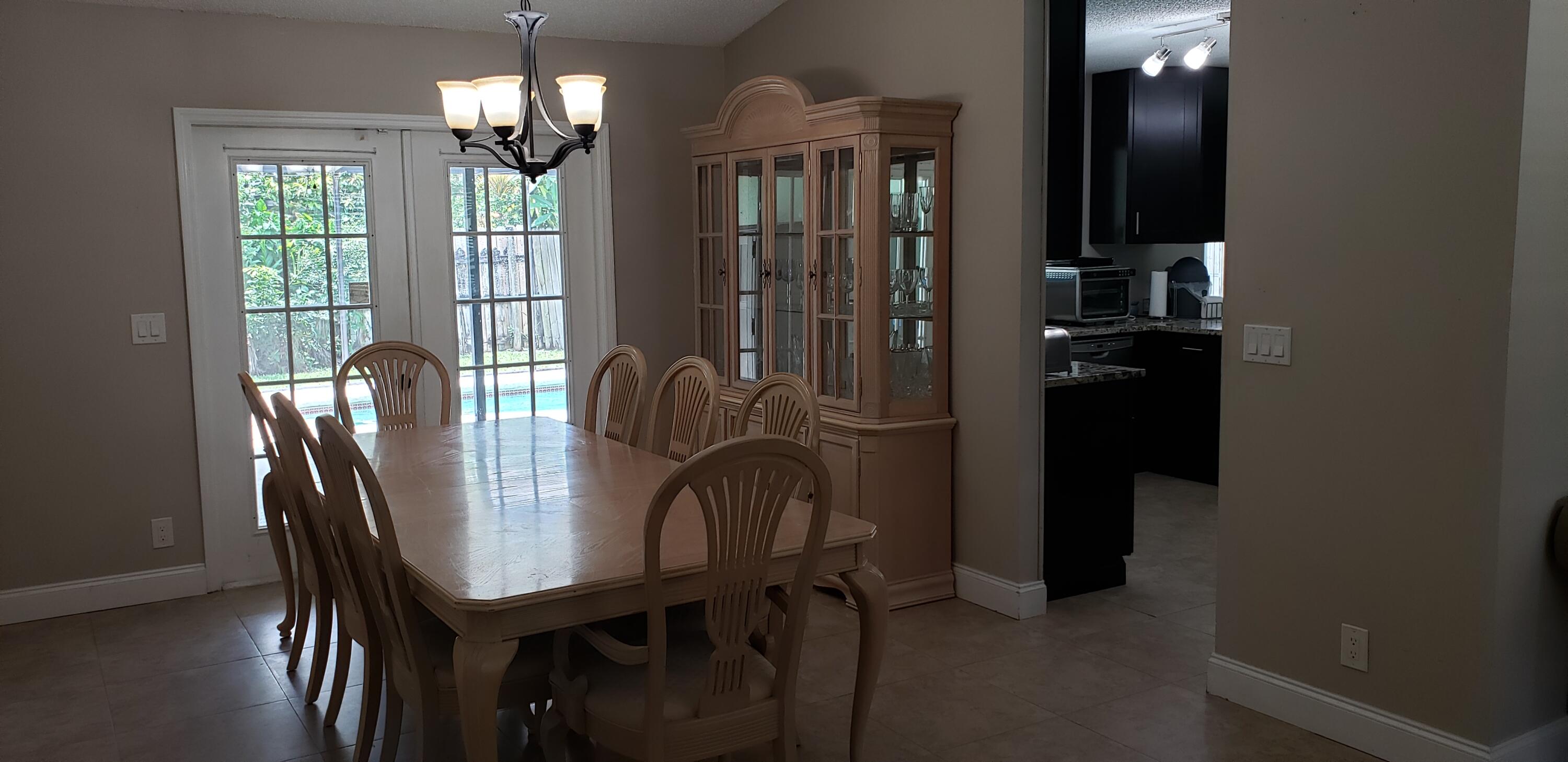 ROYAL PINES EST - Residential