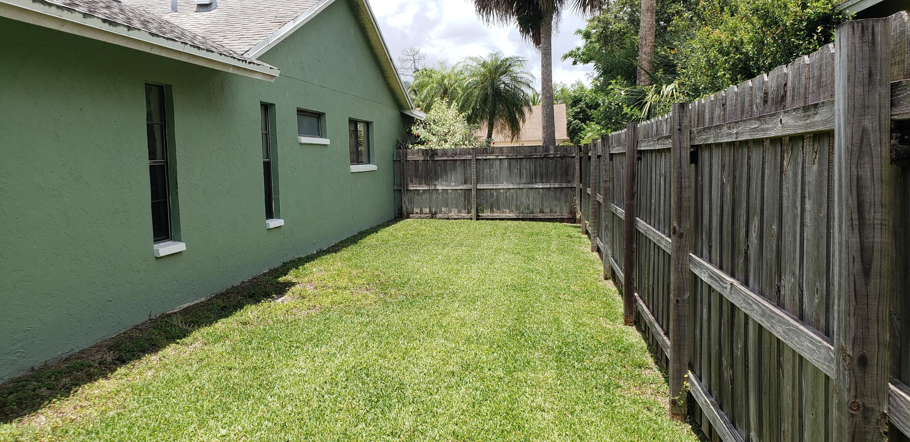 ROYAL PINES EST - Residential