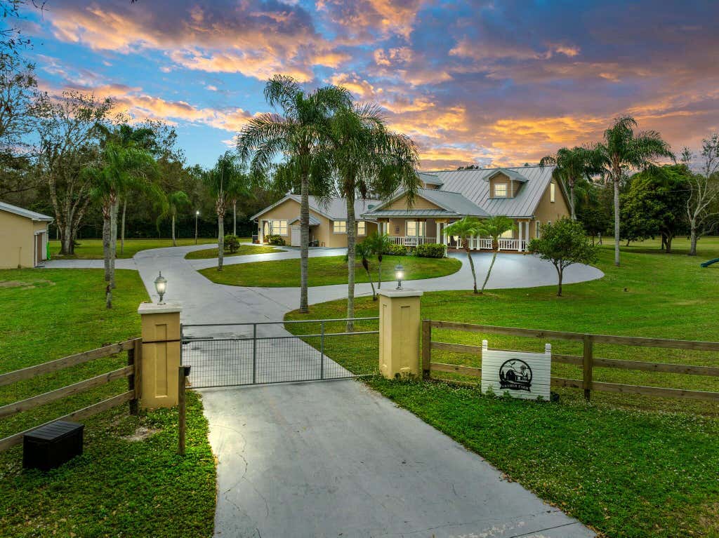 Photo of 5256 SW Savage Street, Palm City, FL 34990 (MLS # R10947167)