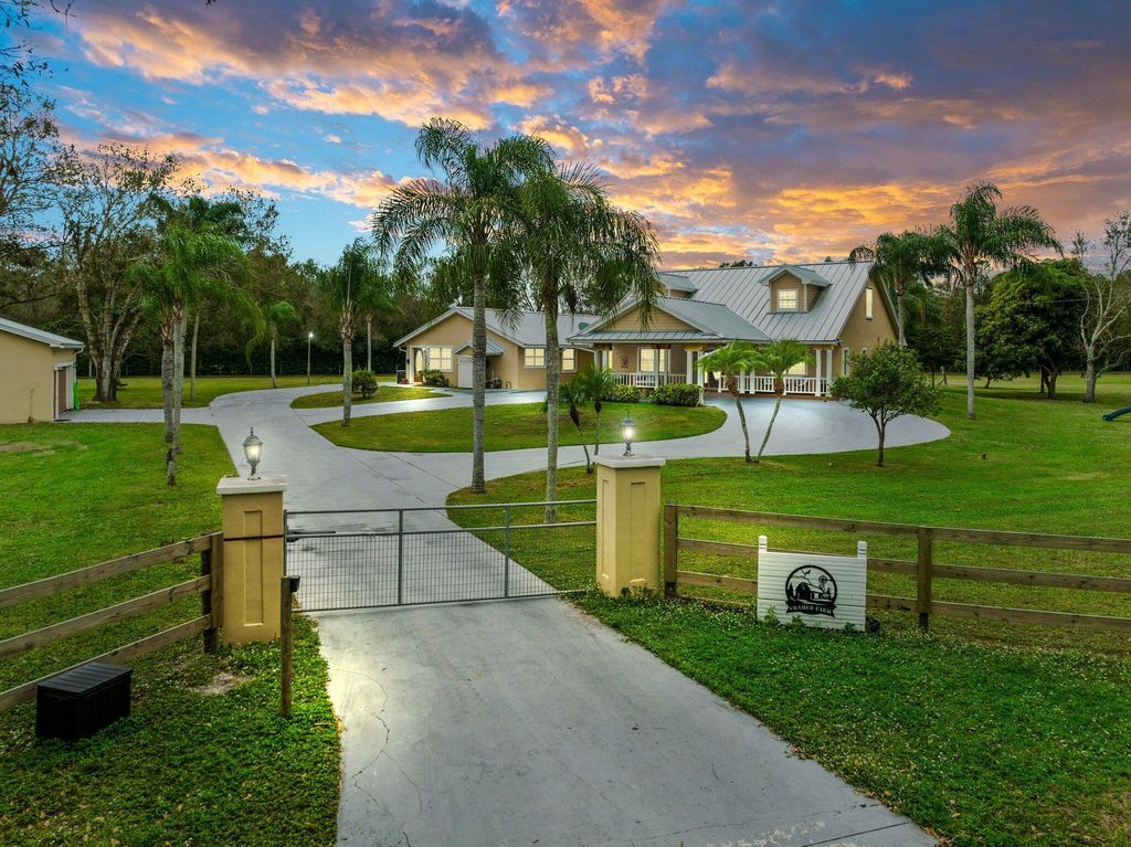 Photo of 5256 SW Savage Street, Palm City, FL 34990 (MLS # R10947167)