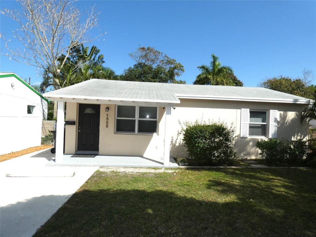 Photo of 1528 NW 1st Avenue, Fort Lauderdale, FL 33311 (MLS # B26036104)