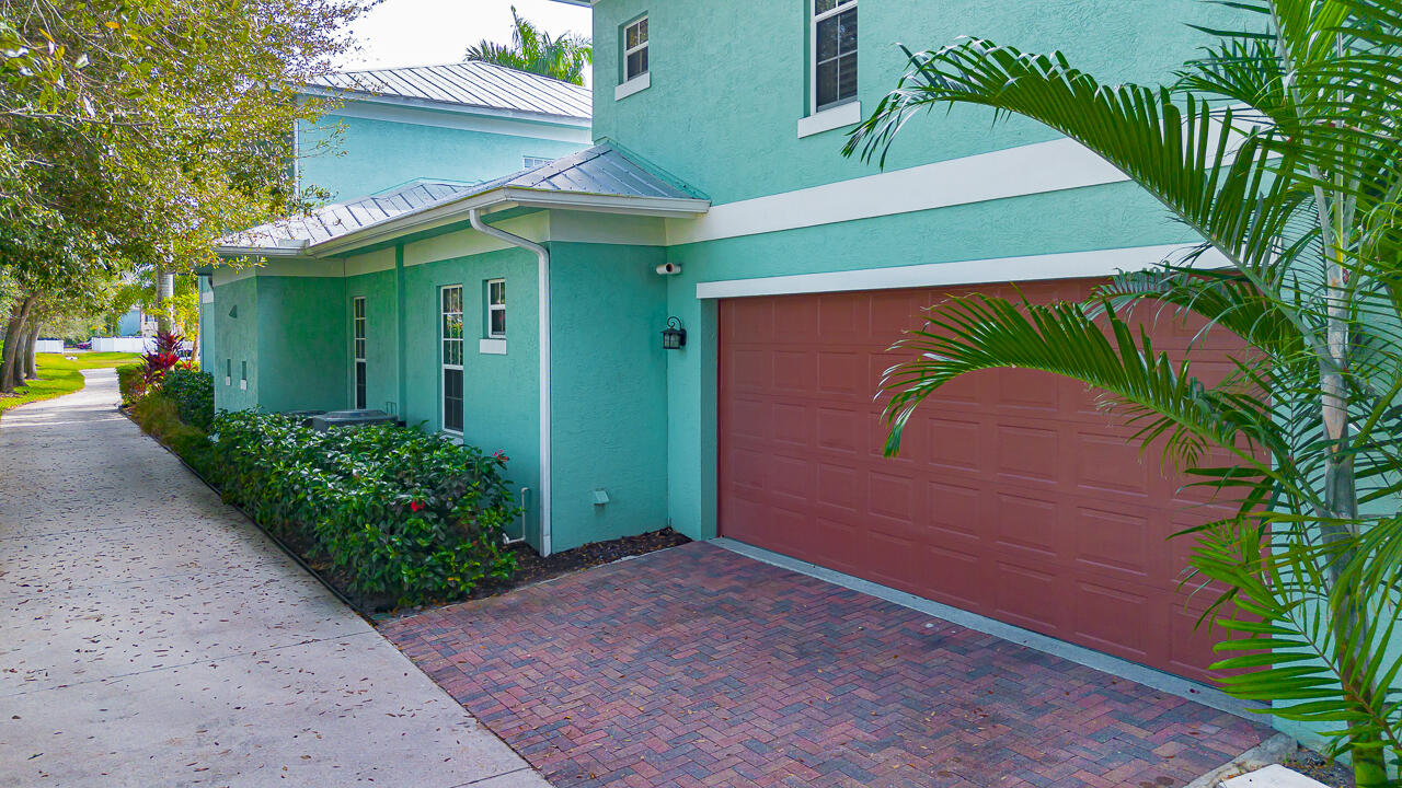 HAMILTON PLACE - Residential