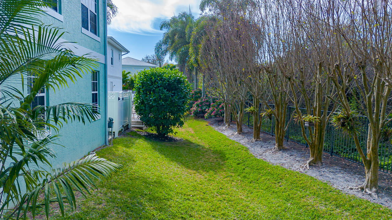 HAMILTON PLACE - Residential