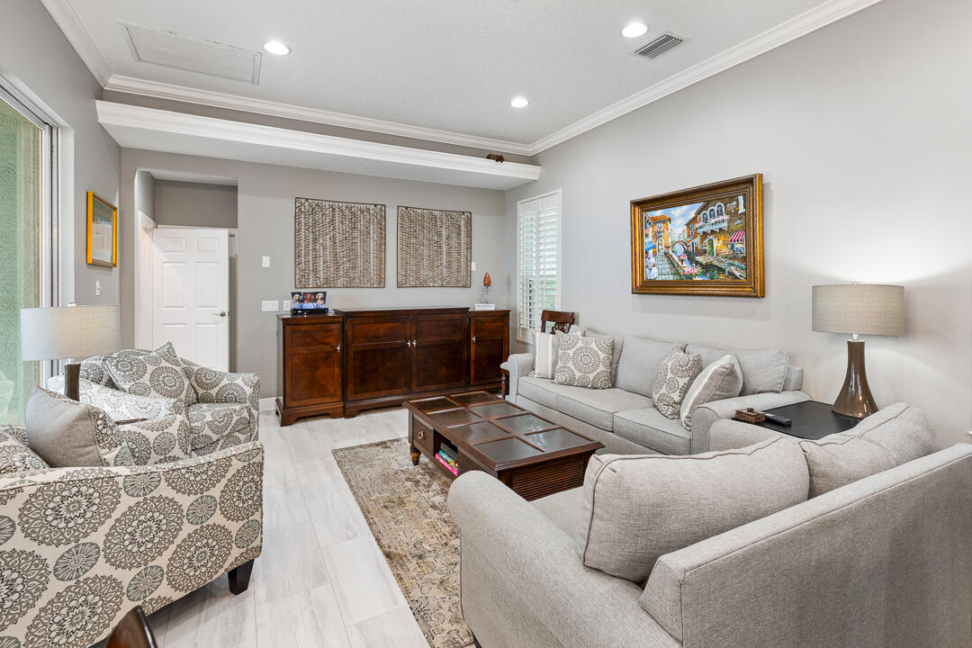 HAMILTON PLACE - Residential