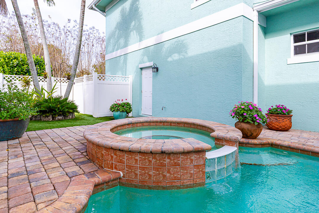 HAMILTON PLACE - Residential