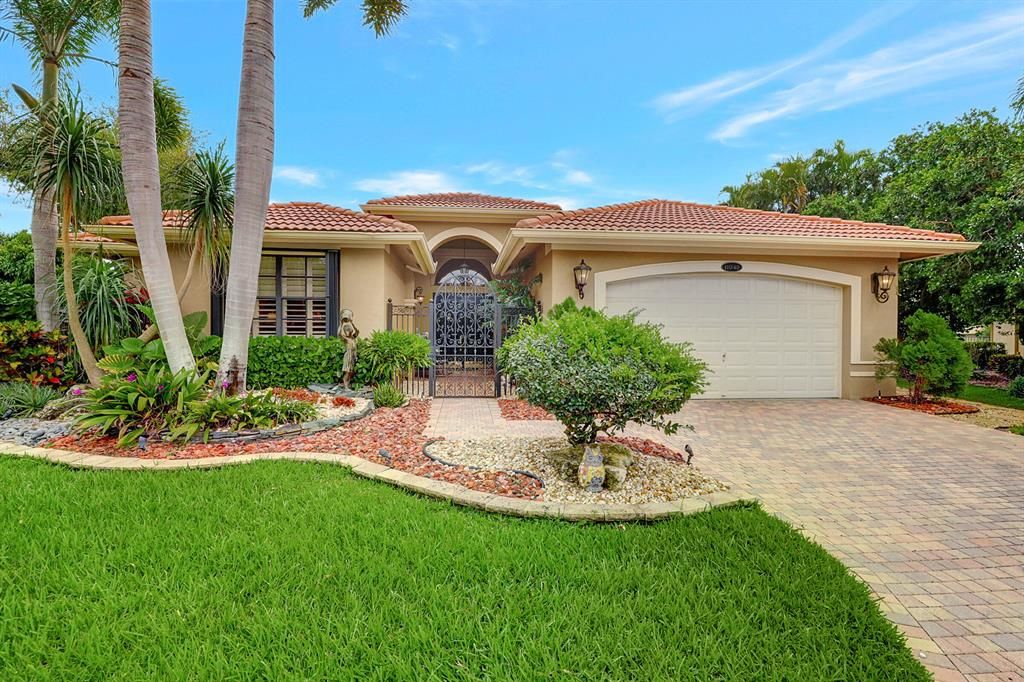 Photo of 11040 Via San Remo, Boynton Beach, FL 33437 (MLS # R10789141)