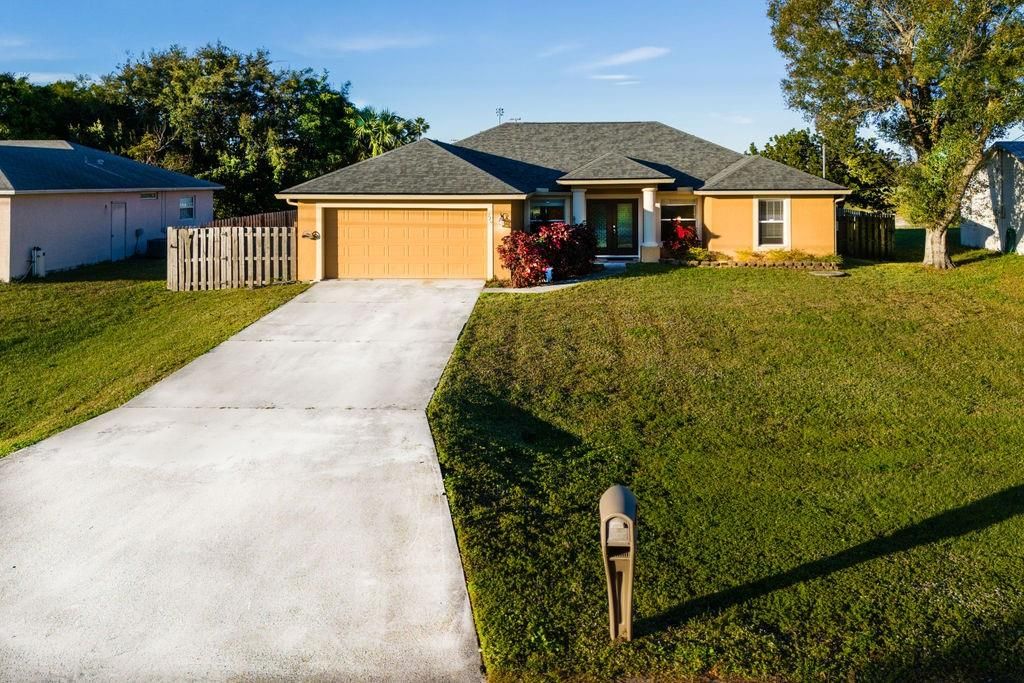 Photo of 729 Tulip Boulevard, Port Saint Lucie, FL 34953 (MLS # F10415775)