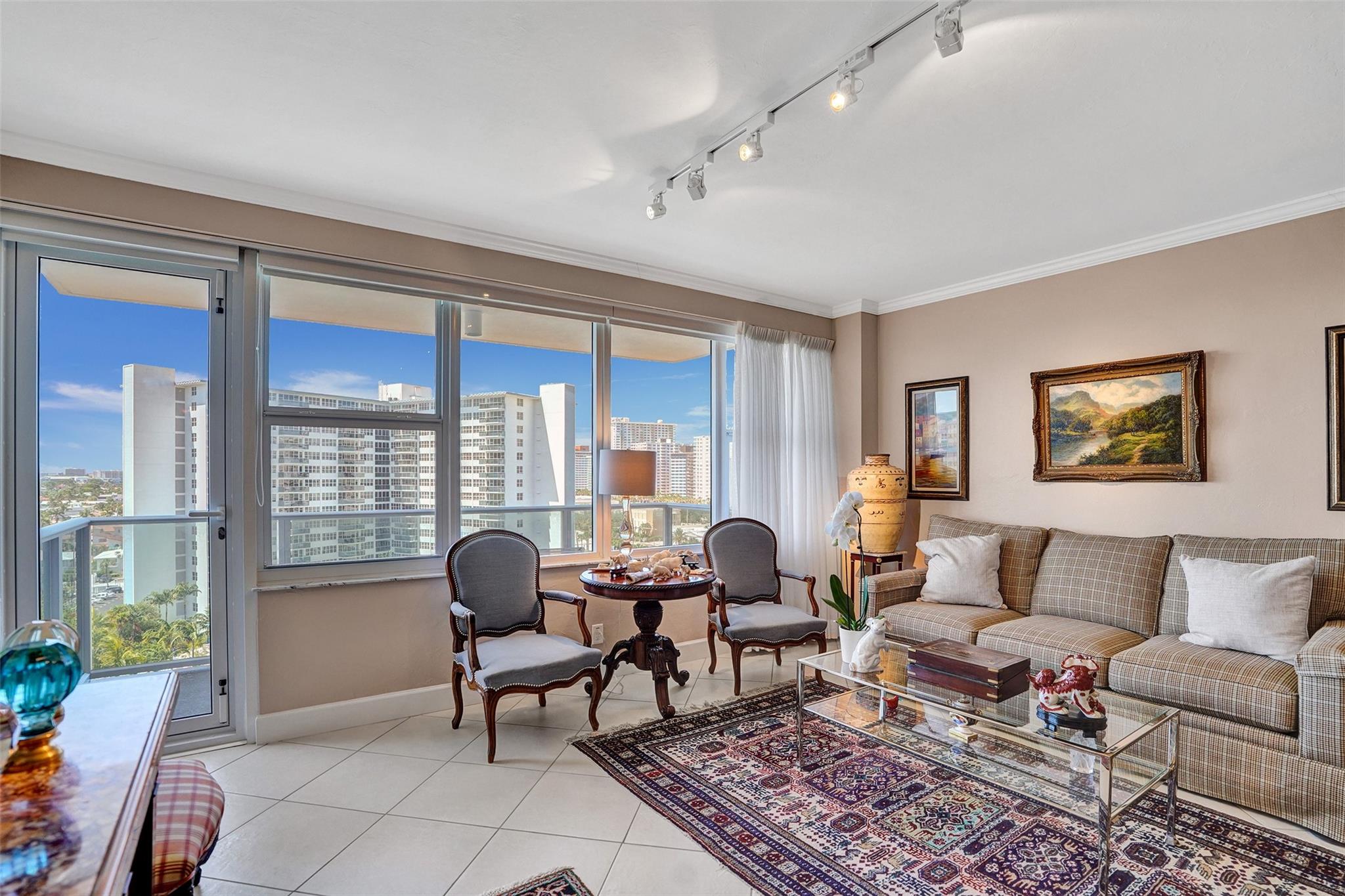 3333 NE 34th St 1106