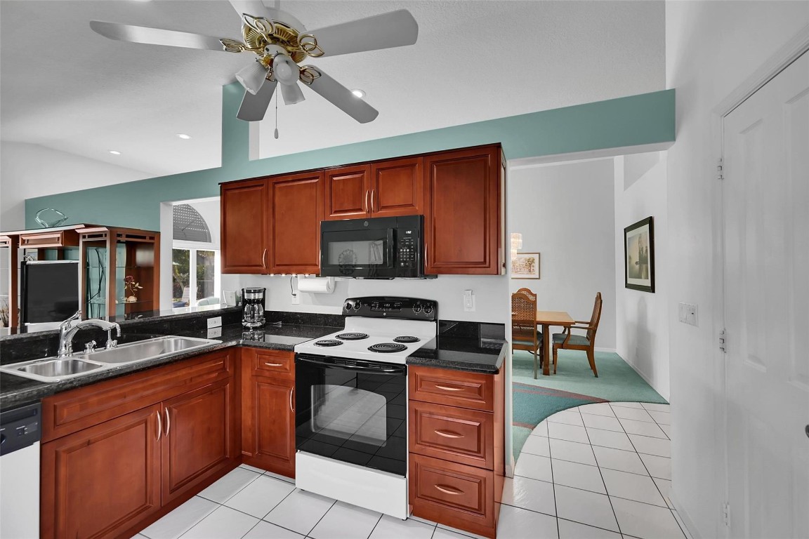 Coquina Lakes II 122-29 B - Residential