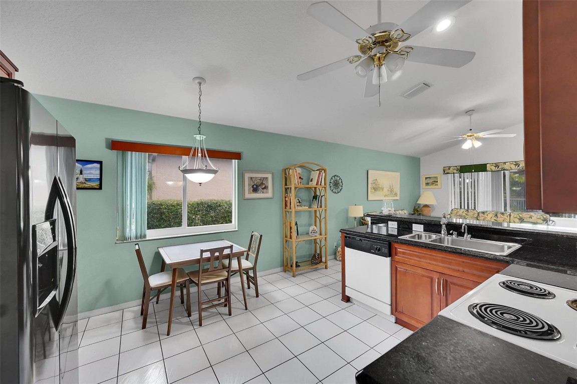 Coquina Lakes II 122-29 B - Residential