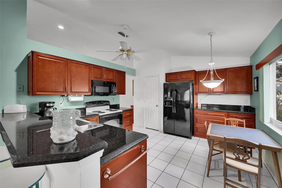 Coquina Lakes II 122-29 B - Residential