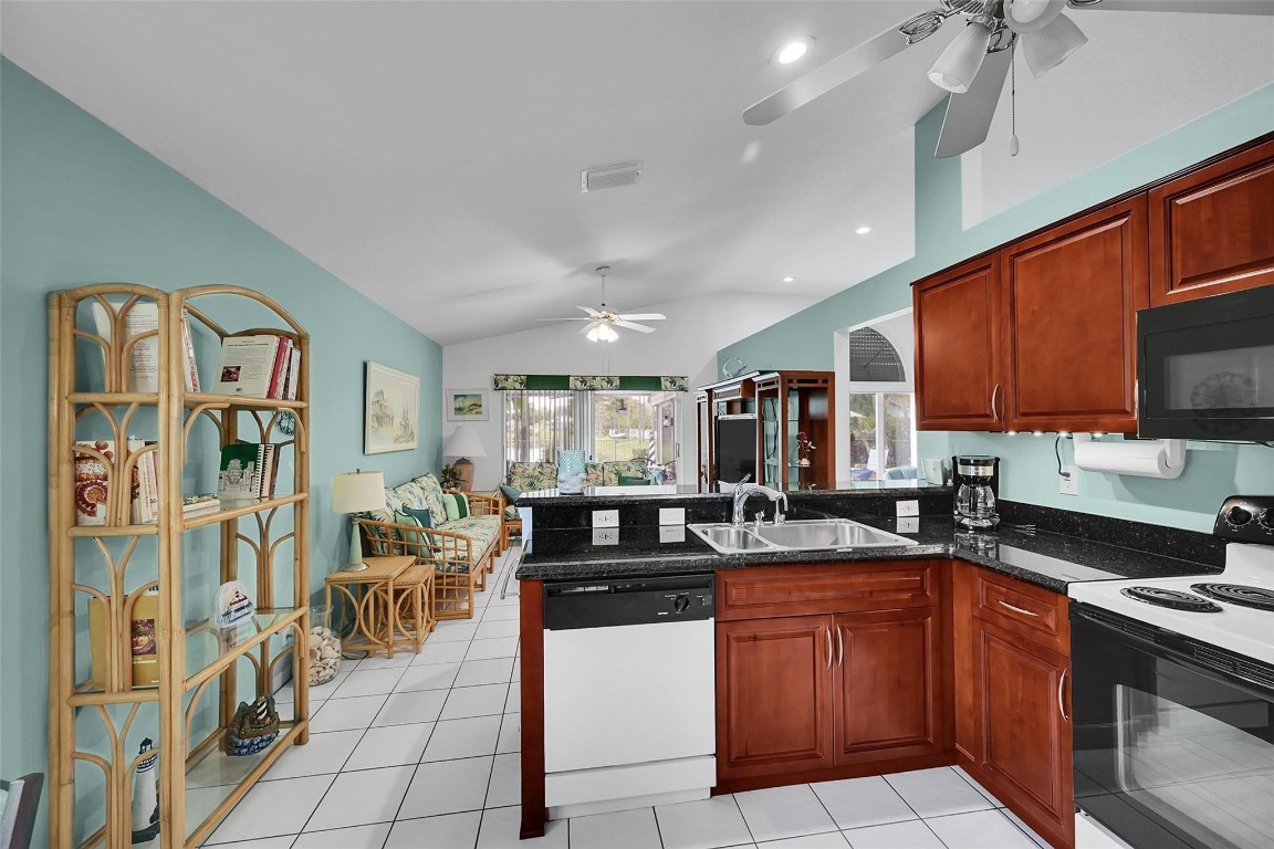 Coquina Lakes II 122-29 B - Residential