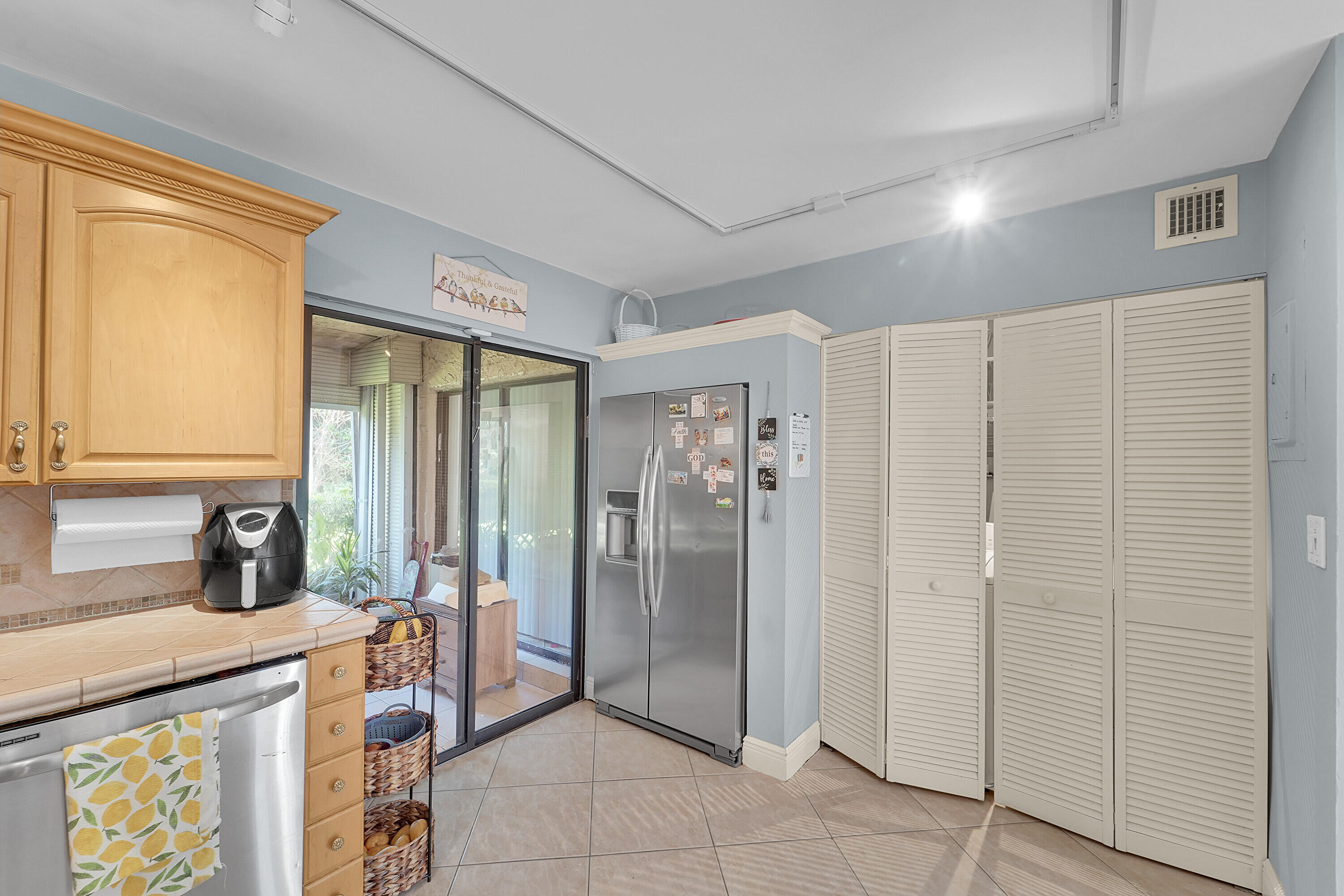 WIMBLEDON AT JACARANDA CONDO - Residential Lease