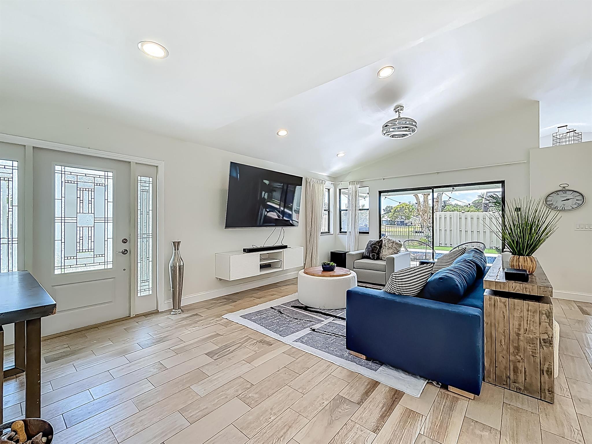 1215 NW 19th Terrace