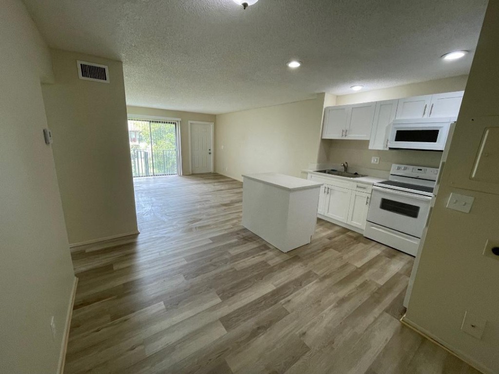 CYPRESS CREEK VILLAS - Residential Lease