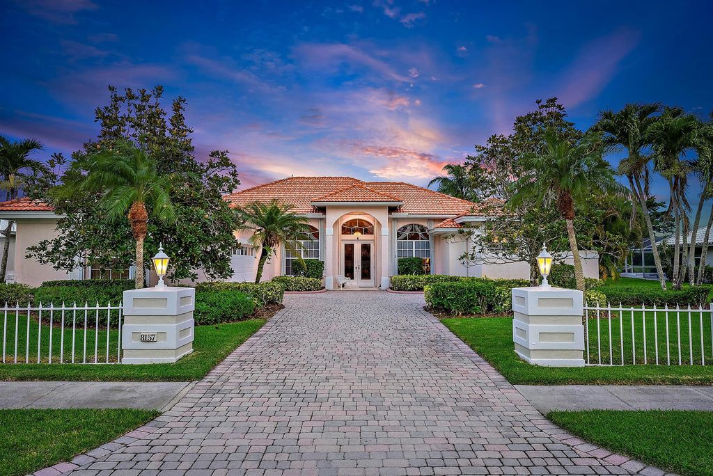 Photo of 8157 SE Double Tree Drive, Hobe Sound, FL 33455 (MLS # R11142690)