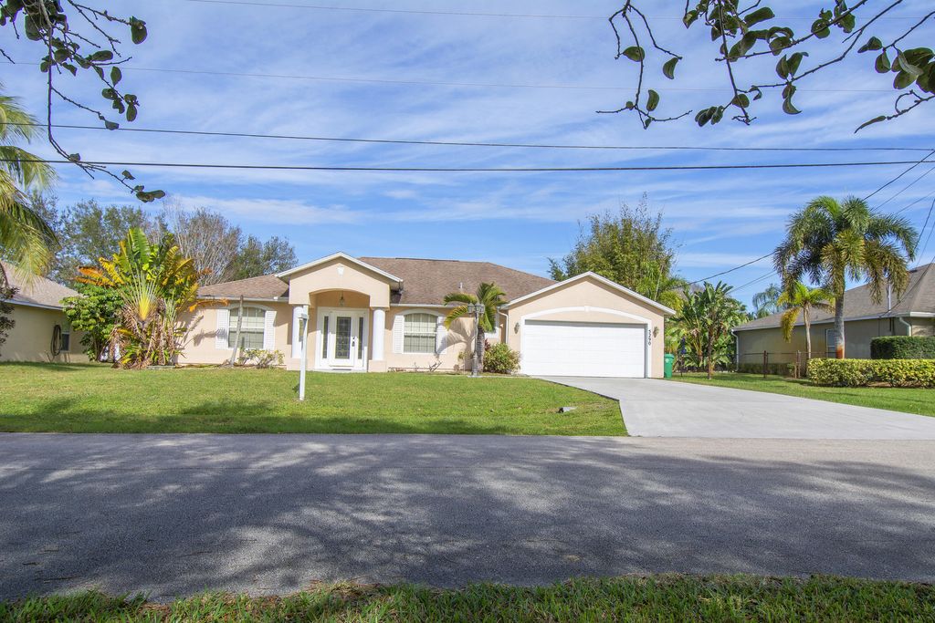 Photo of 5290 NW Arrowhead Terrace, Port Saint Lucie, FL 34986 (MLS # R10949425)