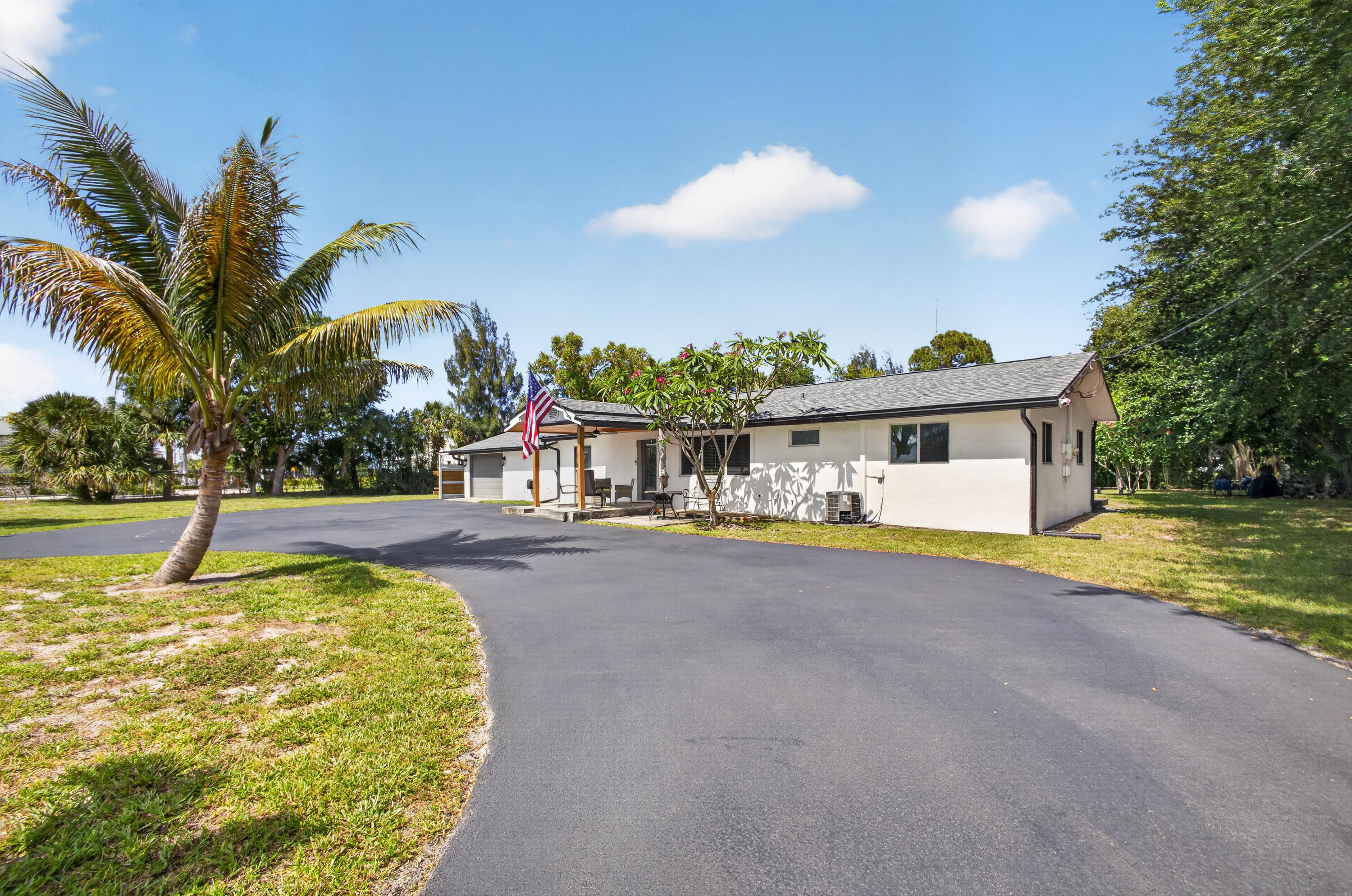 5500 West Place, Mangonia Park, FL, 33407/$649,999 4 5500 West Place