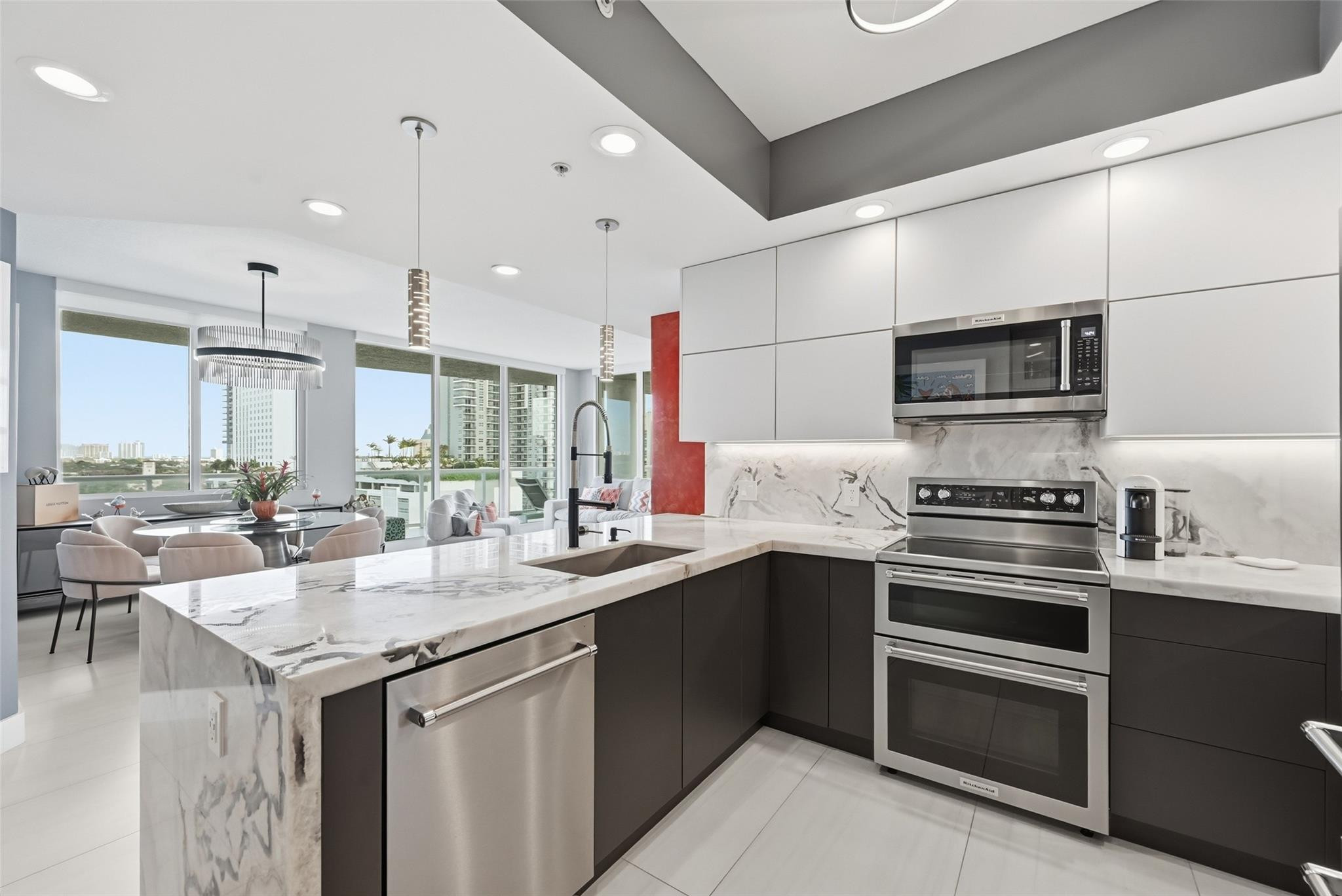 315 NE 3rd Avenue 1006